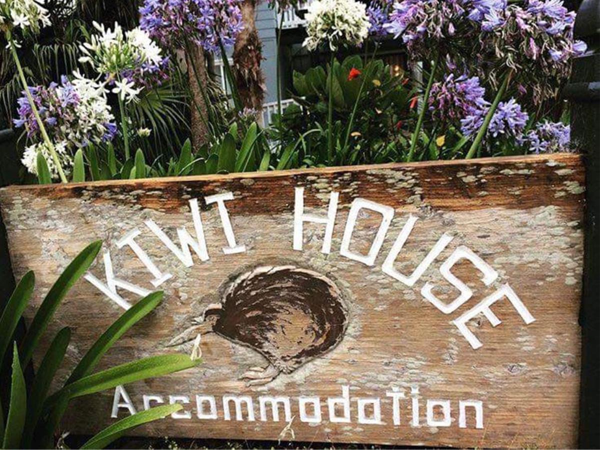 Готель Kiwi House Waiheke Oneroa Екстер'єр фото